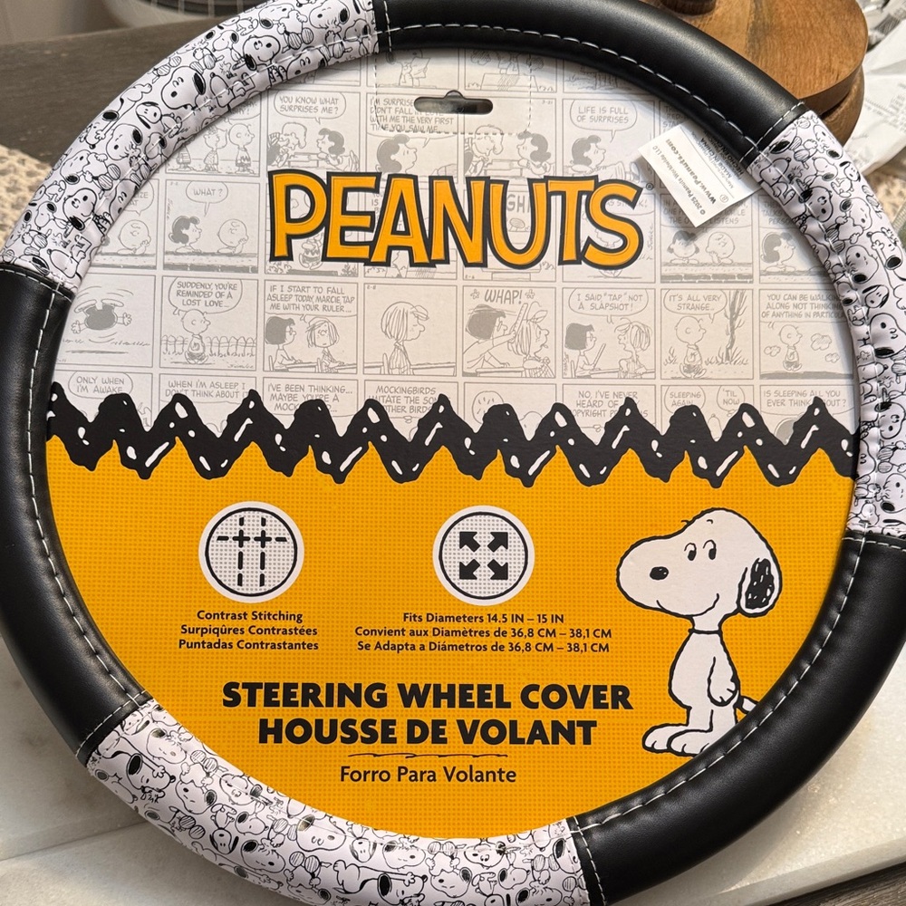 Peanuts Black and white  Steering Wheel Cover